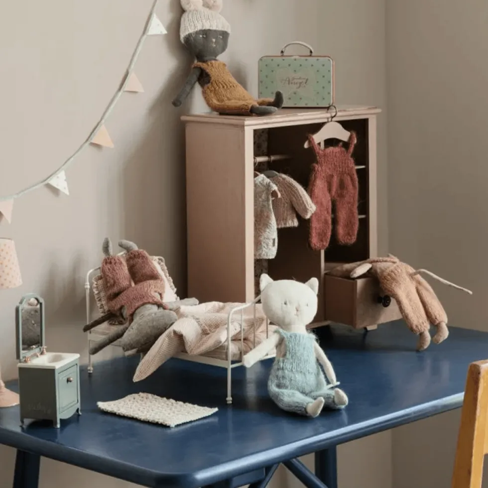 Garderobe Stor Powder