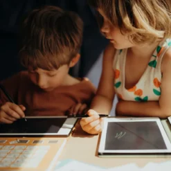 Kidydraw mini skitsebog med LCD skærm, havet og pirater