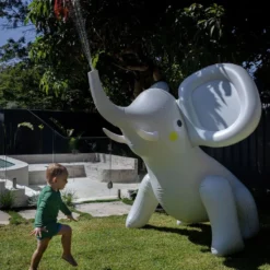 Kæmpe Oppustelig Sprinkler med Eli the Elephant