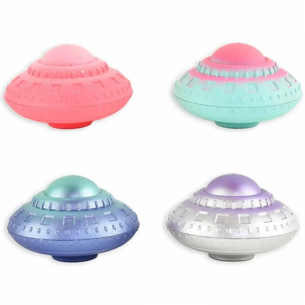 Ufo med alien der vokser